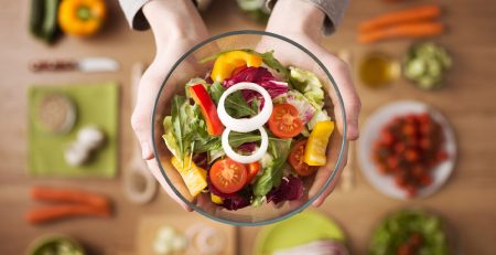 Como a alimentação pode afetar a dor crônica